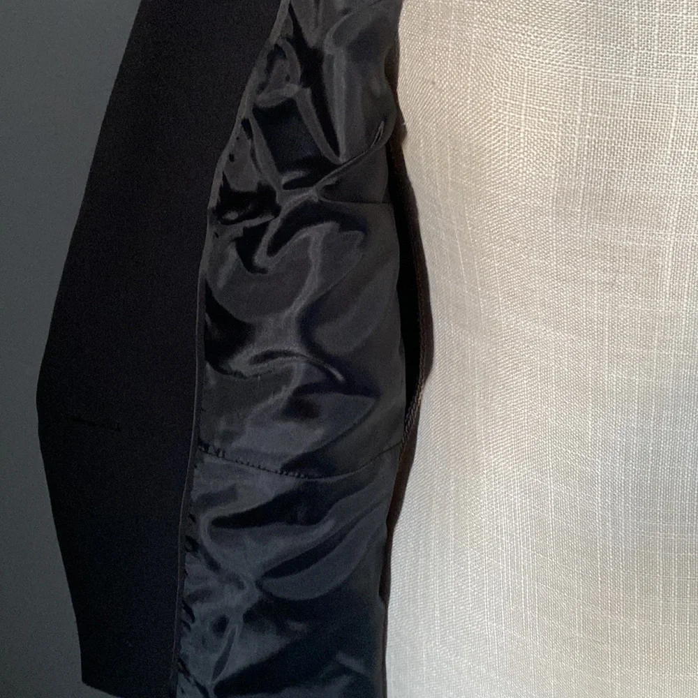 Worthington Black Blazer in EUC size 10 - Picture 3 of 4